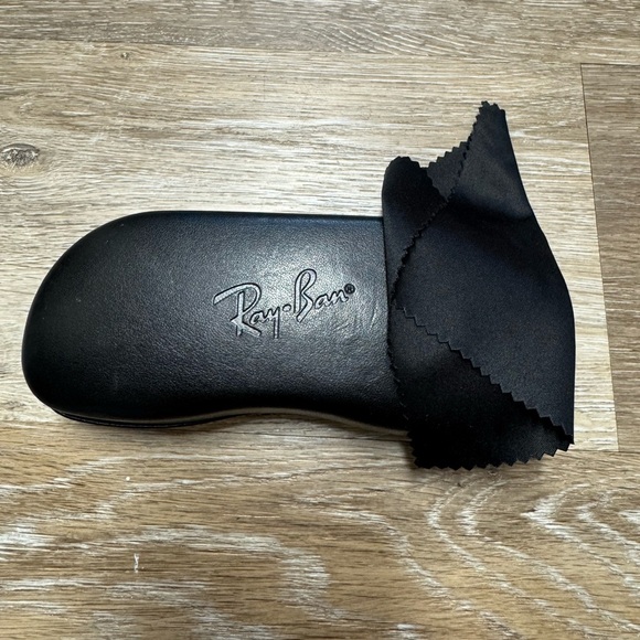 Ray-Ban Black Glasses Case with Cloth - Picture 2 of 3